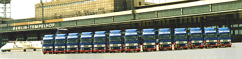  przekazanie 13 nowych aut na lotnisku Berlin-Tempelhof (2001) - Komm logistik